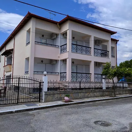 Anna Aparthotel *